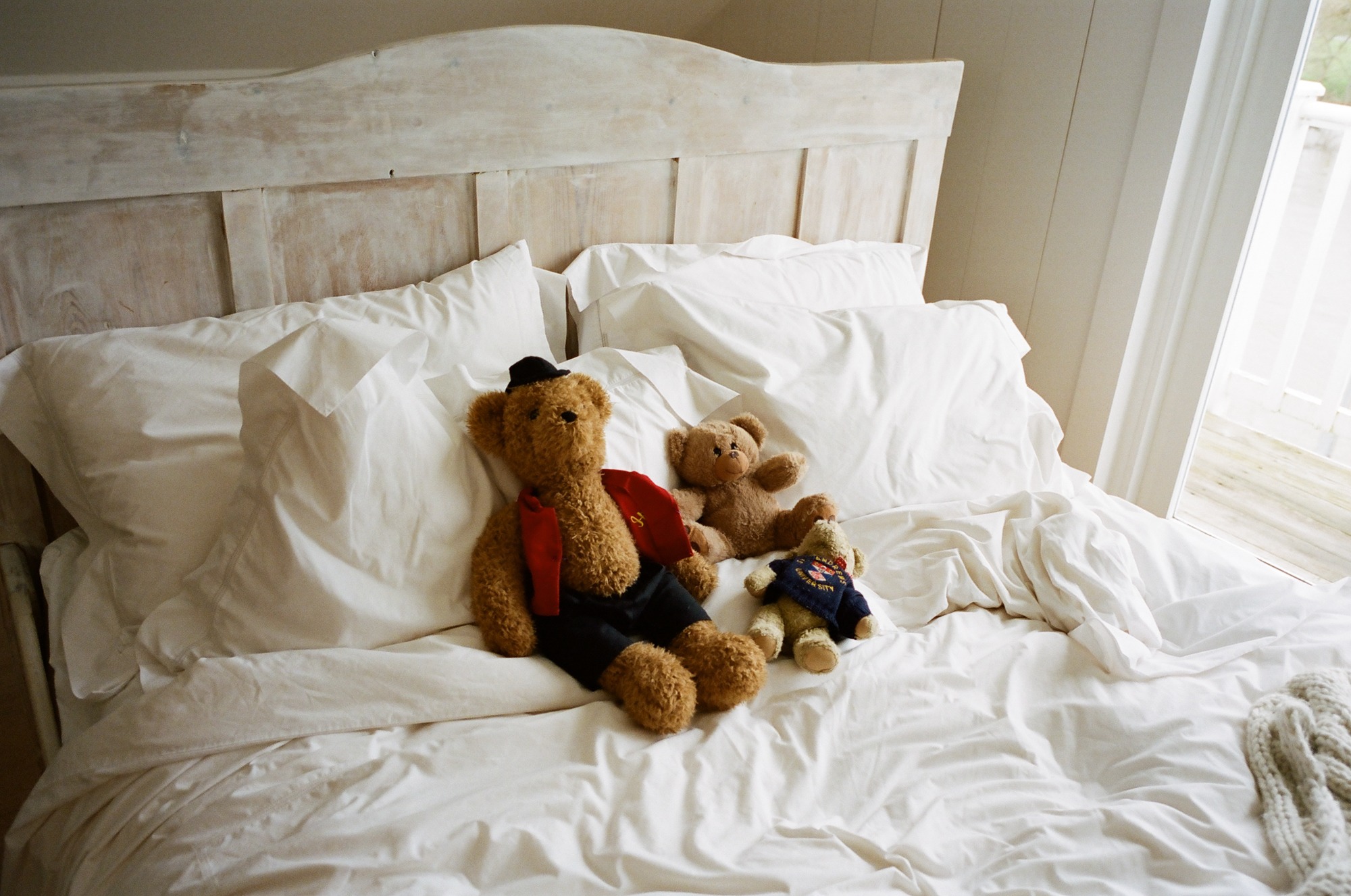 Toys on a Batelle parents' bed | Batelle